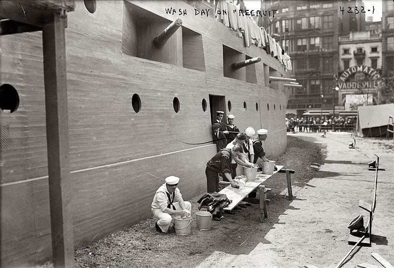 File:Wash Day on USS Recruit in Union Square NYC 1917.jpg