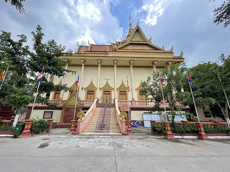 File:Wat Sansam Kosal.jpg