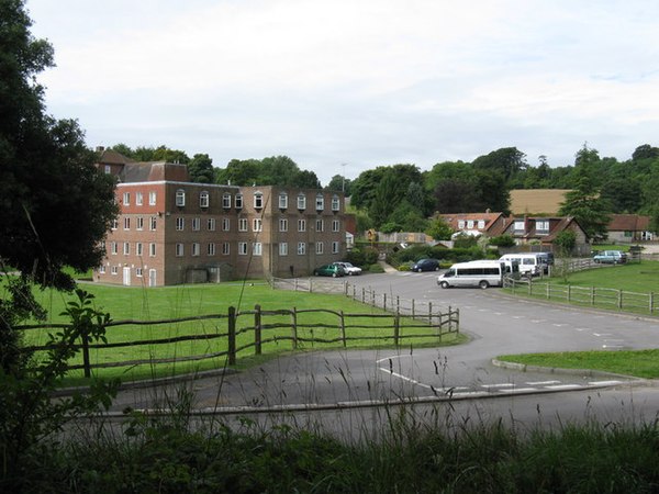 Windlesham House School, where Hordern made his amateur stage debut