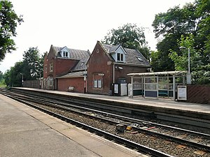 Stazione di Woodley - geograph.org.uk - 1372431.jpg