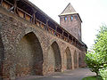 Gedeckter Wehrgang auf der Stadtmauer von Worms, Stadtseite