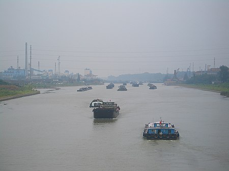 Tập_tin:Yangzhou-Modern-Grand-Canal-boats-3353.JPG