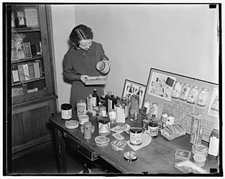 <span class="mw-page-title-main">Ruth deForest Lamb</span> American chemist