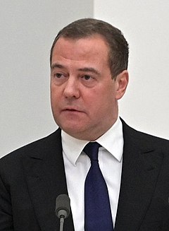 Dmitri Medvedev: Primeiros anos, Carreira política e Gazprom, Governo