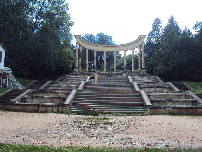 File:Каскадная лестница, cascading staircase, Kislovodsk, Russia 16.JPG