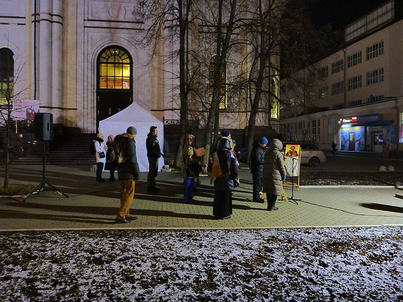 File:Молитва памяти у Большого Златоуста Екатеринбург 30 октября 2019 года.jpg