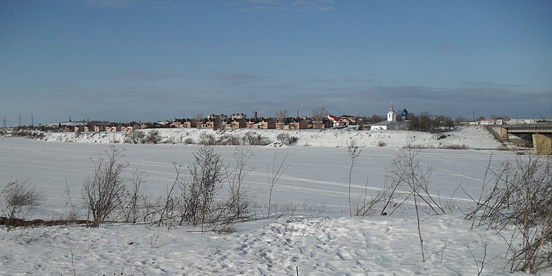 File:Петропавловский посёлок и Петропавловская церковь. Псков.JPG