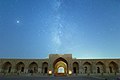 کاروانسرای دیرگچین در میانه پارک ملی کویر در ایران از معماری های تاریخی دوره صفوی
