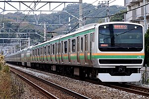 湘南新宿ラインで使用されるE231系電車 （2021年11月 逗子駅 - 鎌倉駅間）