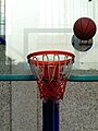 陕师大附中分校的篮球场和篮筐 10.jpg