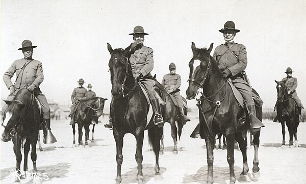 From left to right: Lieutenant Colonel Aloe, Brigadier General Lloyd Milton Brett, commanding the 160th Brigade, and Brigadier General Charles S. Farn