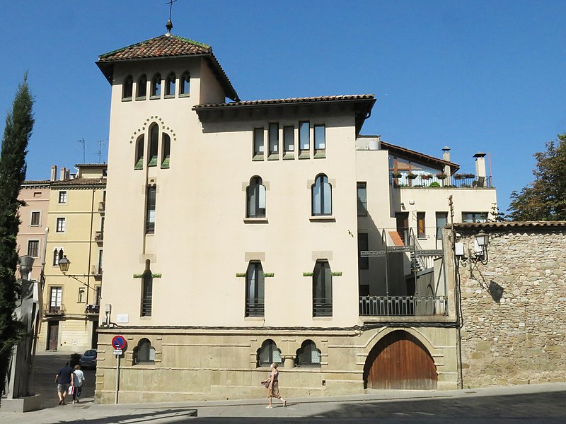 File:157 Casa Anita Colomer, pl. Catedral 8 (Vic), façana de la pl. Bisbe Oliba.jpg