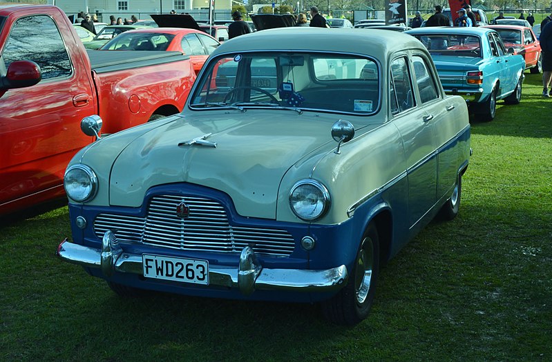 File:1954 Ford Zephyr Zodiac Mk1 (14598167280).jpg