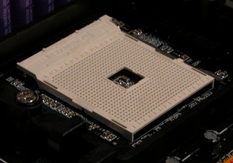 File:2004-07-24 AMD Socket 754.jpg