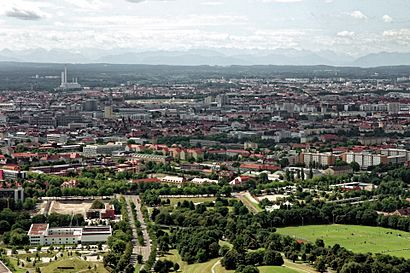 So kommt man zu Oberwiesenfeld mit den Öffentlichen - Mehr zum Ort Hier