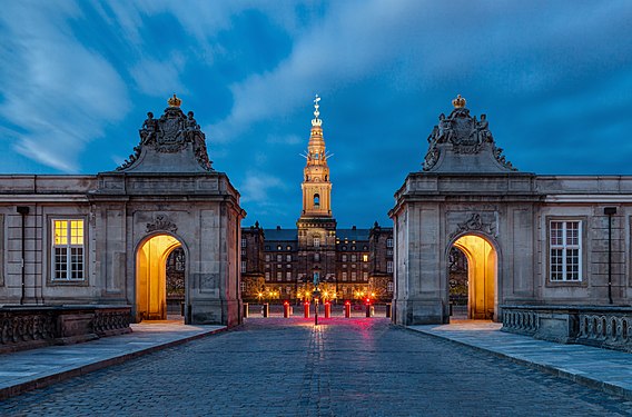 13. Christiansborg (Q940733) Kööpenhamina, Tanska. Kuvaaja Maksym Prysiazhniuk