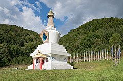 Stupa in Darnkow 2018 Stupa w Gompie Drophan Ling w Darnkowie 02.jpg