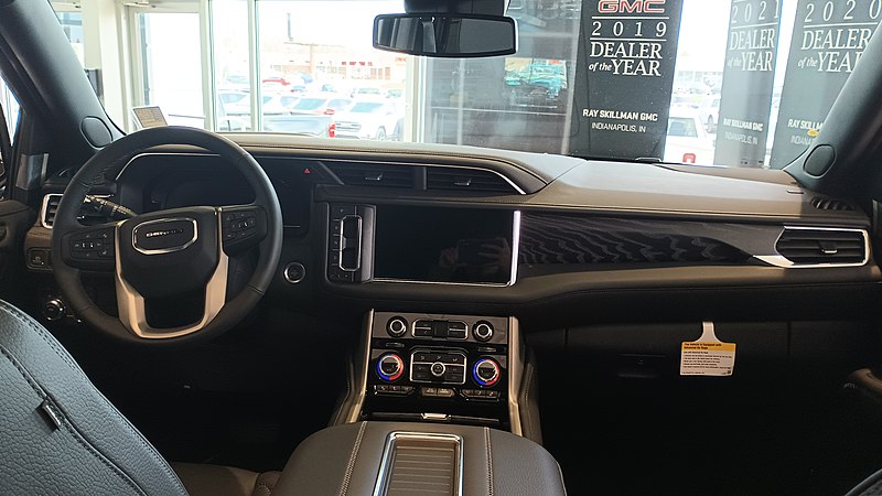 File:2023 GMC Yukon XL Denali interior.jpg