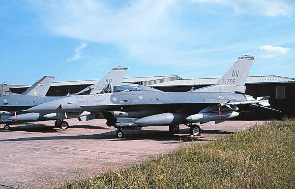 31st FW General Dynamics F-16DG Block 40D Fighting Falcon Serial 90-0795