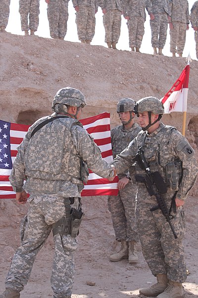 File:3rd Generation Soldier Re-enlists DVIDS322949.jpg