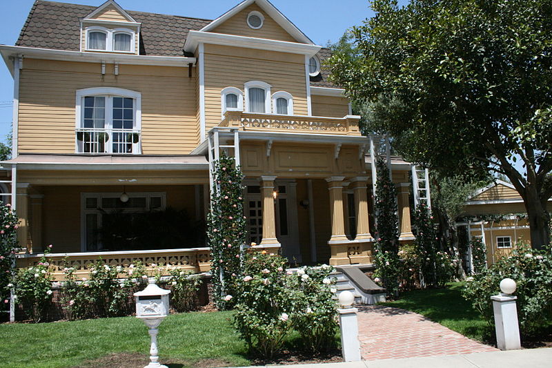 ファイル:4349 Wisteria Lane.JPG