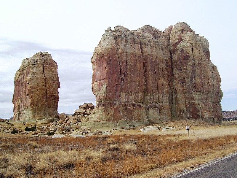 File:51 Rock formation on the road from Acoma Pueblo.jpg