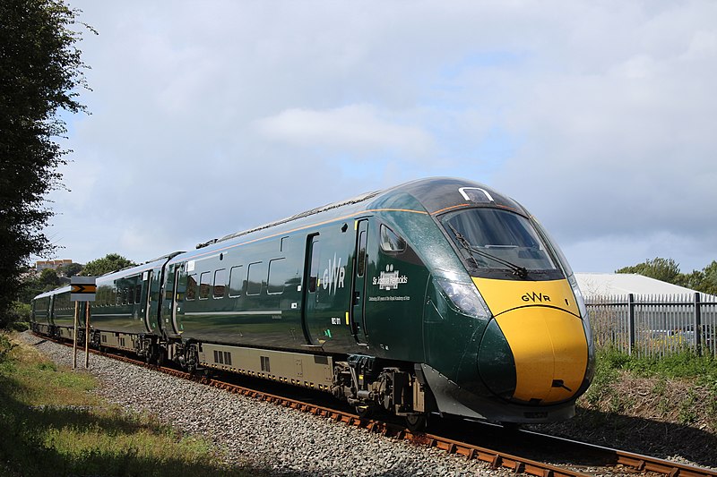 File:802011 GWR IET at Wild Flower Lane.jpg