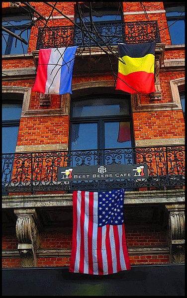 File:A Trio of Flags - panoramio.jpg