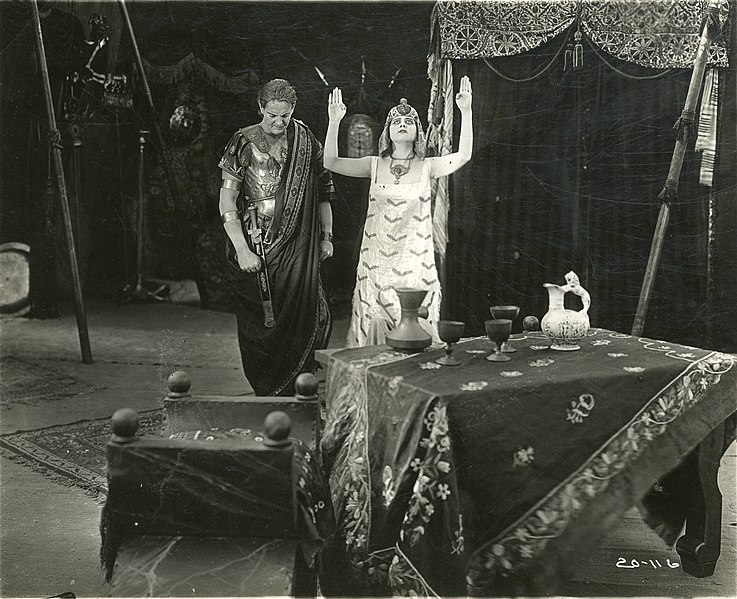 File:Actress Theda Bara in a scene from "Cleopatra" (SAYRE 13476).jpg