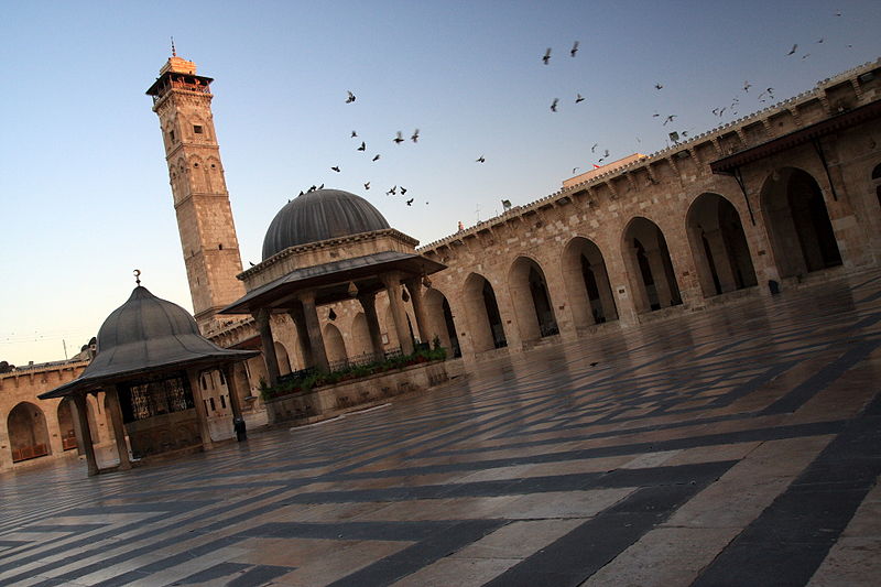 File:Aleppo inside the Great mosque.jpg