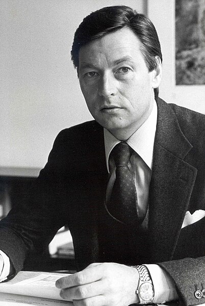 File:Alfred Herrhausen 1985 (Foto Wolf P. Prange).jpg