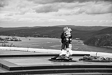 Alyosha Monument, Murmansk (19429107000).jpg