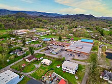 Andrews Elementary School with Andrews High School in the rear left Andrews Elementary School in Andrews, North Carolina, and Cherokee County 01.jpg