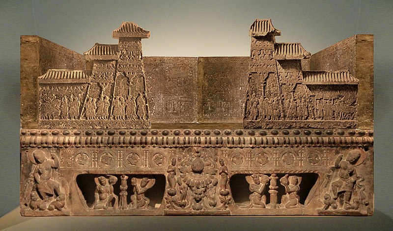 File:Anyang funerary bed (reconstitution with gates).jpg