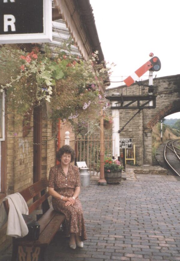 Arley railway station and GWR signal (right), August 1995