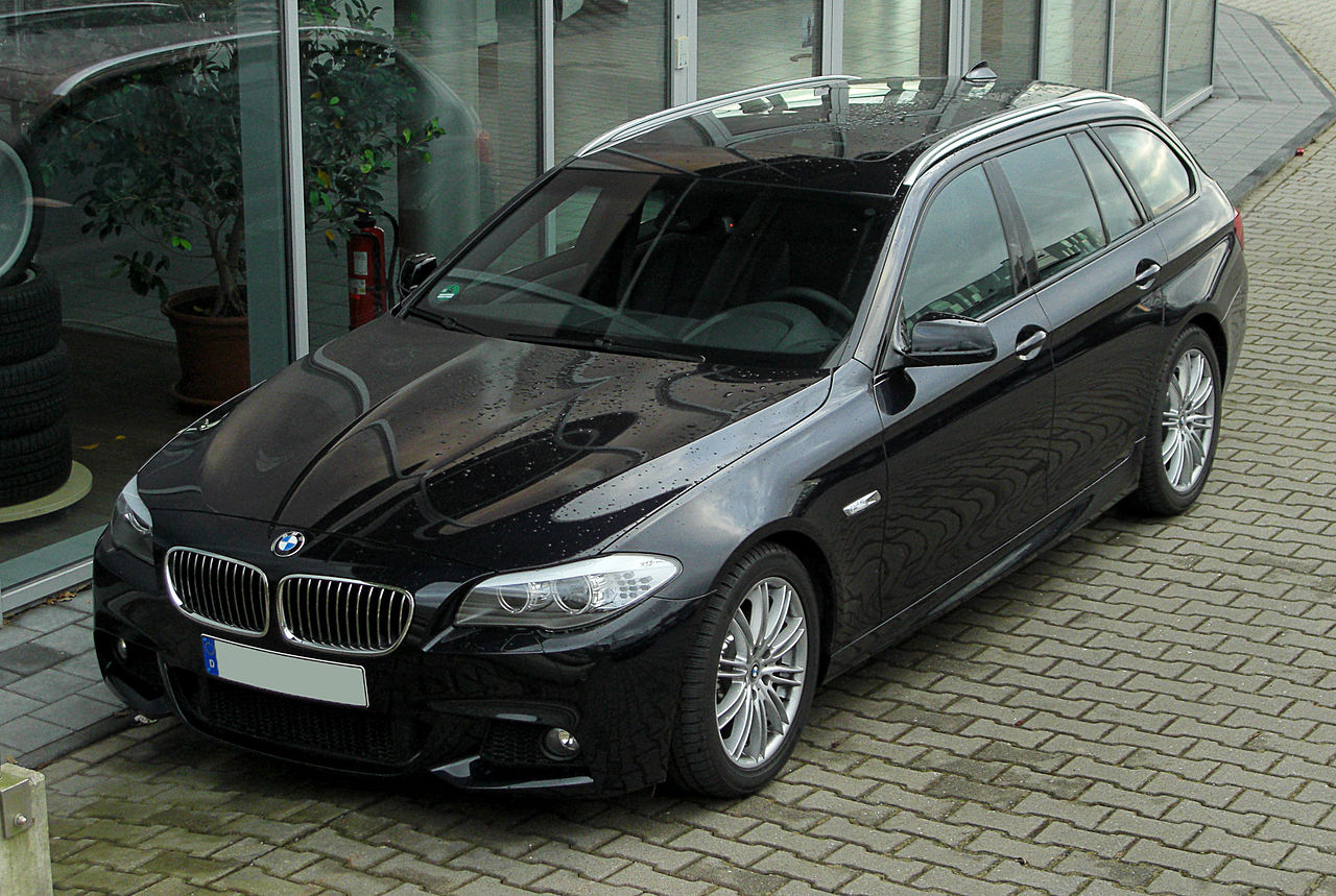 BMW SERIE 5 TOURING bmw-f11-525d-m-performance-black-white-manhart-bilstein-5er  Used - the parking