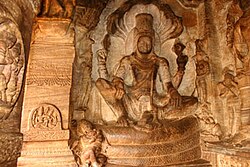 विष्णु की प्रतिमा, बादामी गुफा मंदिर