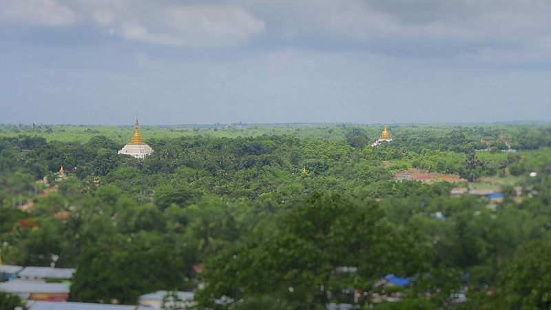 File:Bago, Myanmar (15168477180).jpg