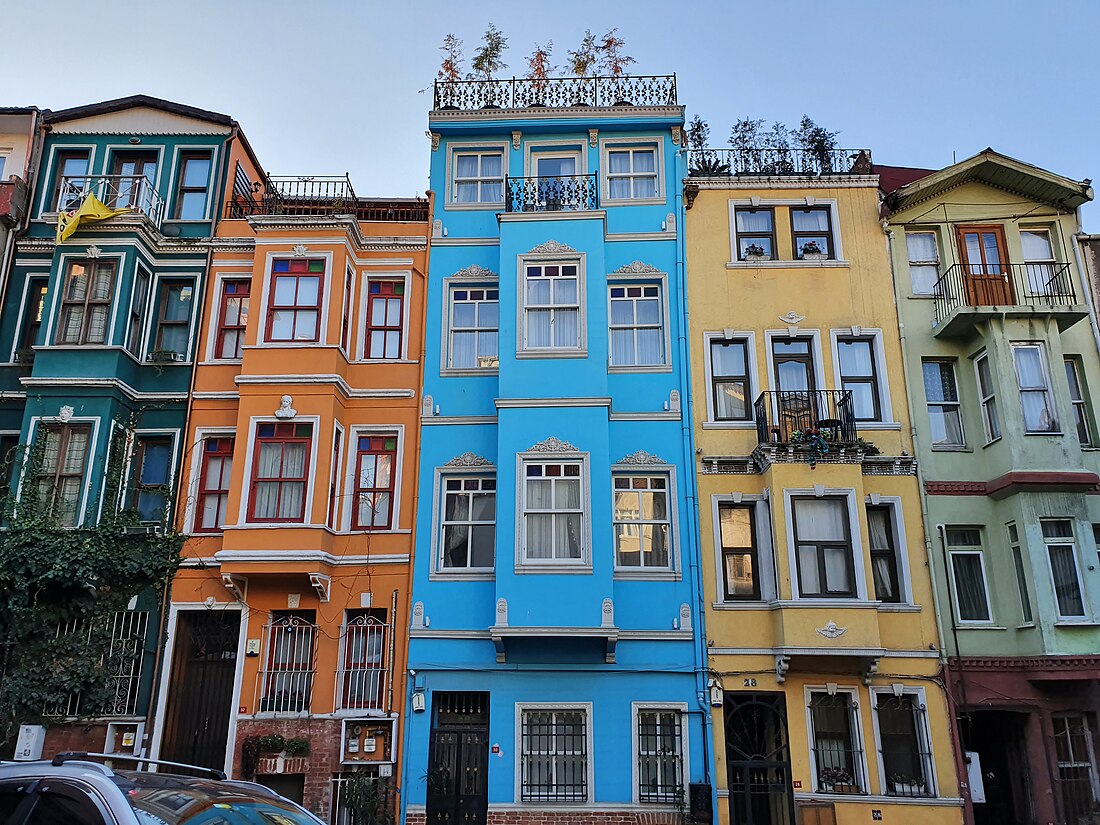 File:Balat houses.jpg