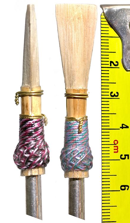 Bassoon reeds are usually around 5.5 cm (2.2 in) in length and wrapped in thread.