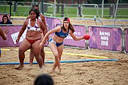 Deutsch: Beachhandball bei den Olympischen Jugendspielen 2018; Tag 6, 11. Oktober 2018; Mädchen, Platzierungssspiel Ränge 11-12 – Amerikanisch Samoa-Mauritius 2:1 English: Beach handball at the 2018 Summer Youth Olympics at 11 October 2018 – Girls Placement Match 11-12 – American Samoa-Mauritius 2:1