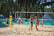 Deutsch: Beachvolleyball bei den Olympischen Jugendspielen 2018; Tag 8, 14. Oktober 2018; Mädchen, Achtelfinale – Bolivien-Puerto Rico 0:2 (18–21/18–21 ) English: Beach volleyball at the 2018 Summer Youth Olympics at 14 October 2018 – Girls Round of 16 – Bolivia-Puerto Rico 0:2 (18–21/18–21 )