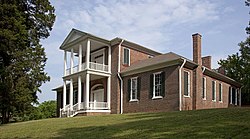 Belle Mont (1828-1832) is een plantagehuis in het diepe zuiden van de Verenigde Staten en een van de weinige resterende duidelijk Jeffersoniaanse bouwwerken in die regio.