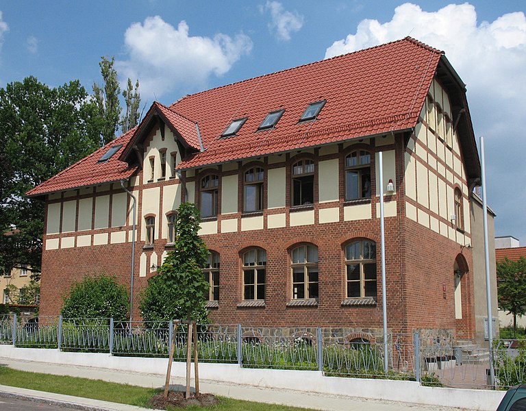 File:Belzig Flaeming Gymnasium II.jpg