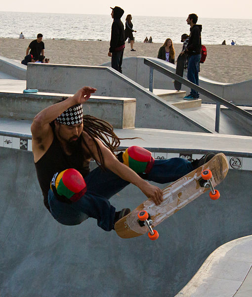 File:Bennett Harada Venice Beach (8597127416).jpg.