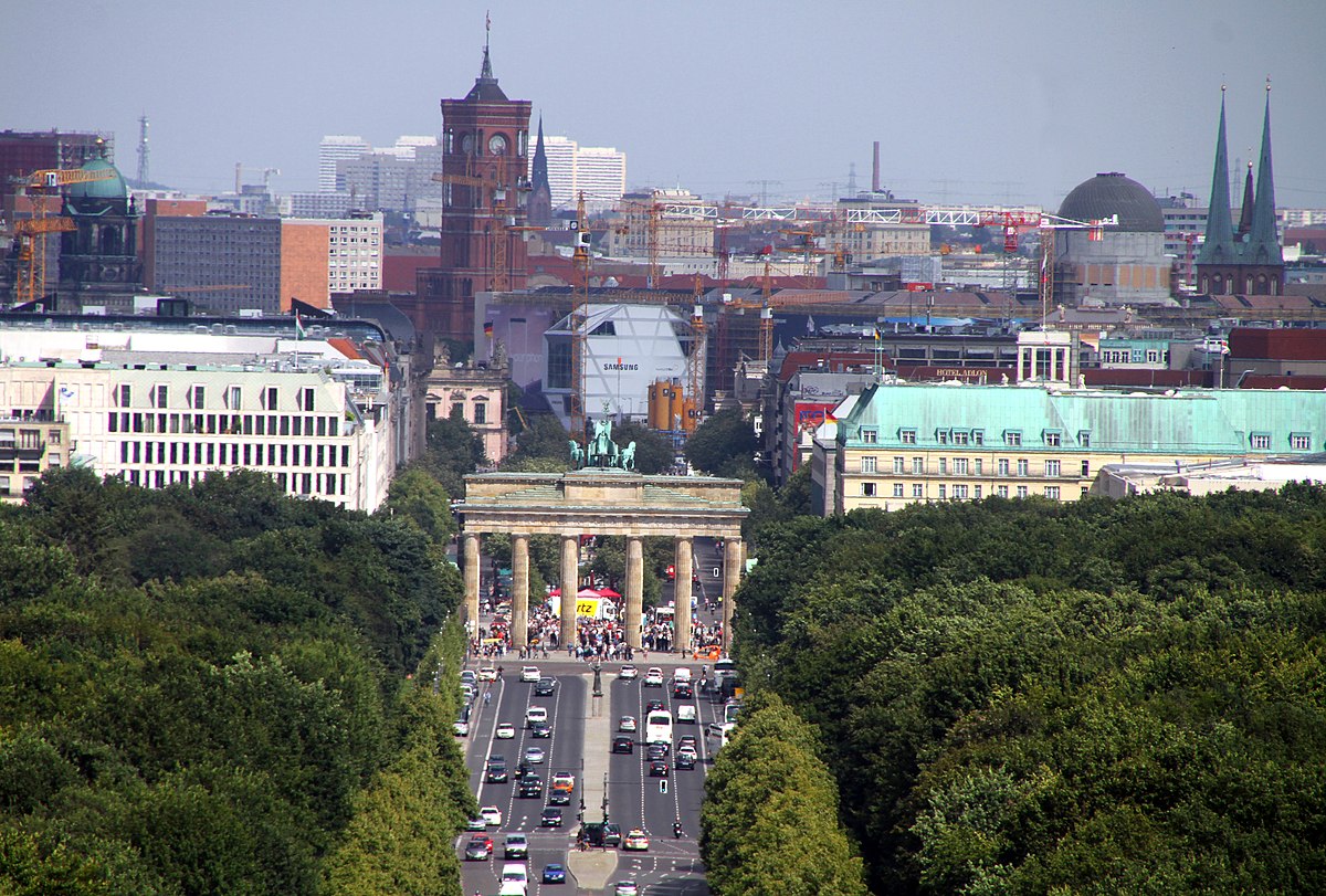 Berlin-von Siegessaeule 108-nach O-2017-gje.jpg