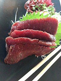 Сашими из мяса синего кита