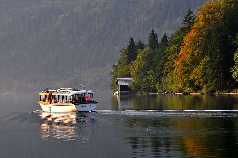 File:Bohinjsko jezero Oberkrain Slowenien 20092009 68.jpg