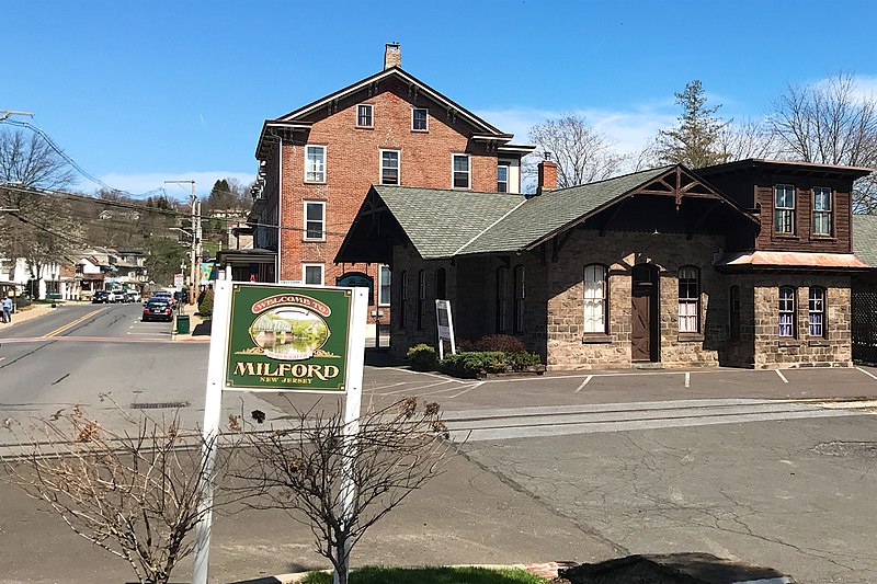 File:Bridge Street, Milford, NJ - by Railroad Avenue.jpg