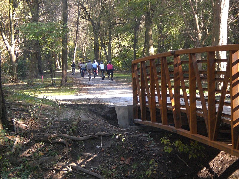 File:Bridge on Greenway.jpg